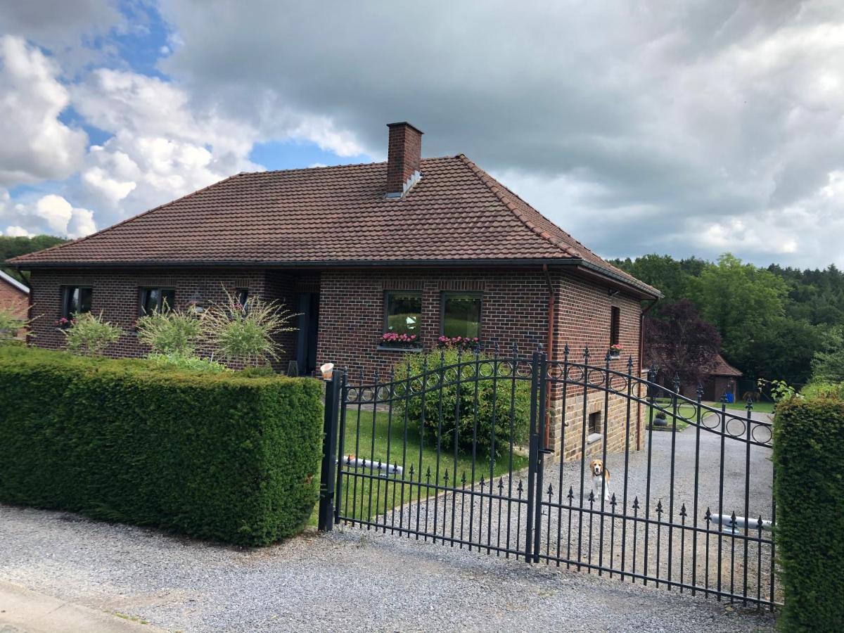 Bed and Breakfast Au Refuge Du Speleo Hotton Exterior foto